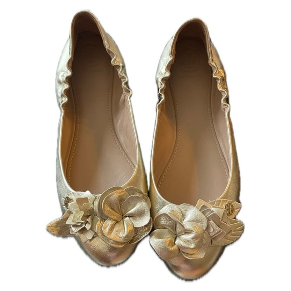 Tory Burch Elegant Gold Floral Women's Flats, Size 7.5 - Picture 1 of 7